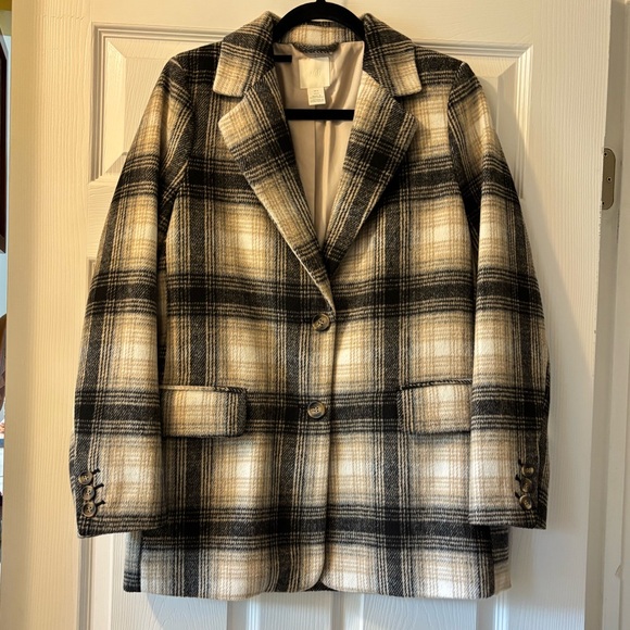 Black and Cream Plaid Blazer - Picture 2 of 10
